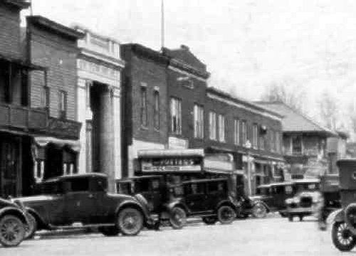 Bellevue Theatre - Closeup